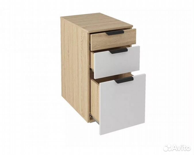 Тумба с тремя ящиками