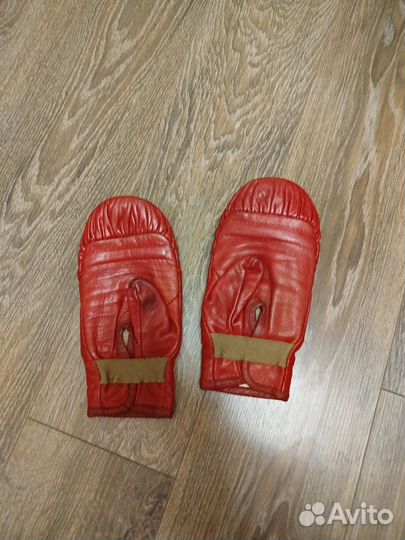 Боксерские перчатки