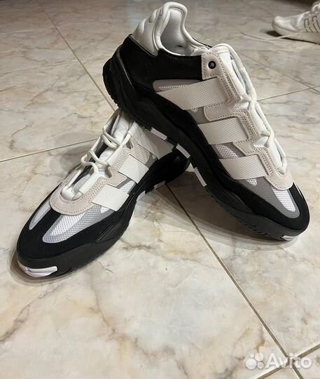 Кроссовки adidas