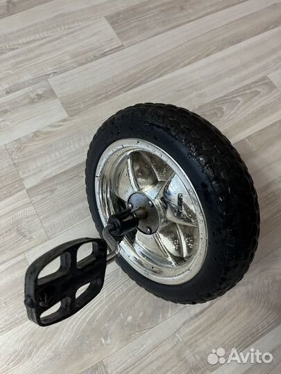Переднее колесо для велосипела коляски