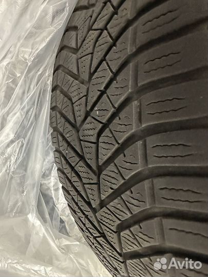 Yokohama BlueEarth RV02 235/45 R18