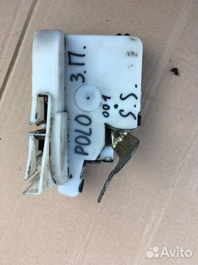 Замок двери задней правой Фольксваген Поло