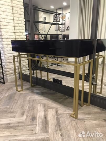 Консоль дизайнерская