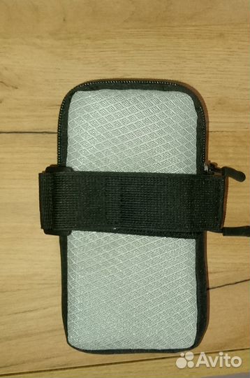 Универсальный чехол на руку