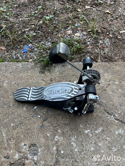 Педаль для бас барабана