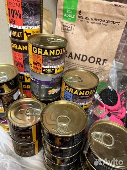 Корм для собаки, общим весом 6.5 кг