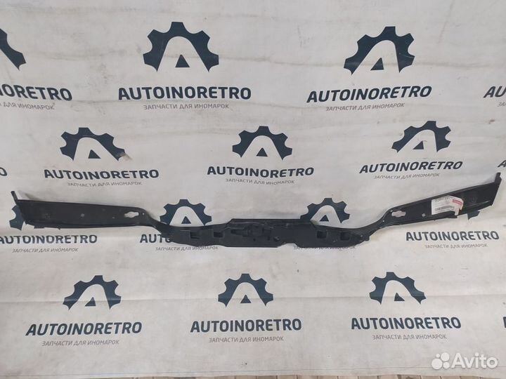 Панель перед. (верх. часть) Mercedes-Benz W124 84