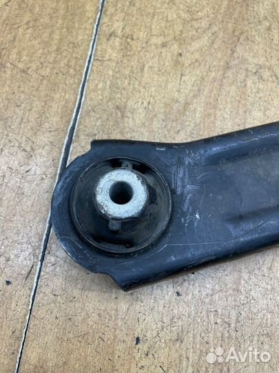 Рычаг подвески передний левый Nissan Micra CR12DE