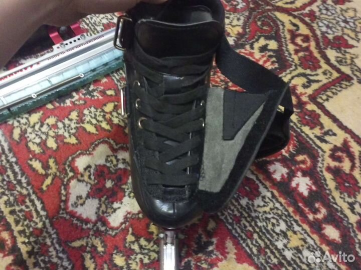 Коньки для шорт трека