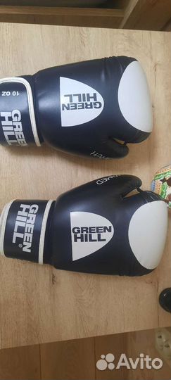 Боксерские перчатки