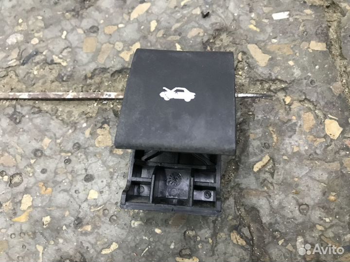 Ручка капота Dodge Challenger LA с 2015