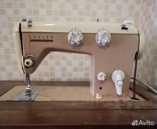 Немецкая швейная машина с ножным приводом Kohler