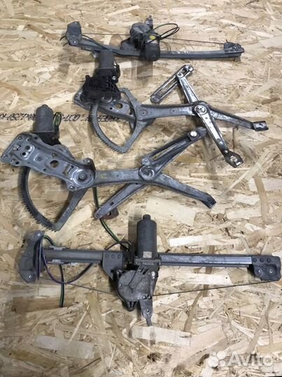 Стеклоподъемник передний Mercedes Benz W202