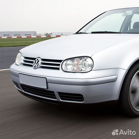 Бампер передний в цвет Volkswagen Golf 4