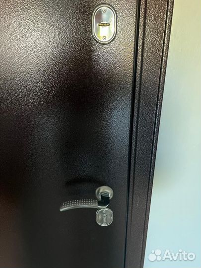 Дверь входная + межкомнатные