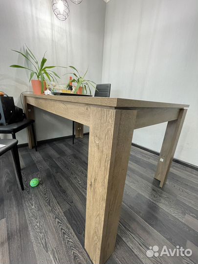 Стол обеденный кухонный