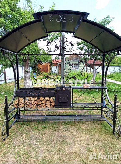 Мангал с крышей