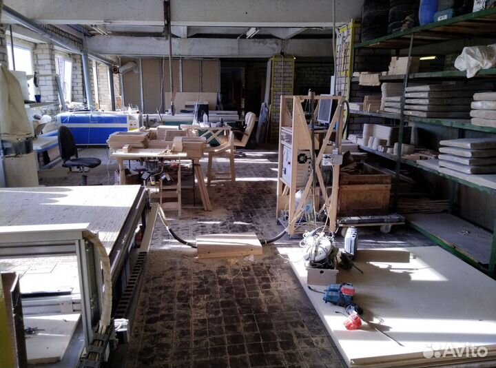 Сотрудник на производство. Дерево обработка