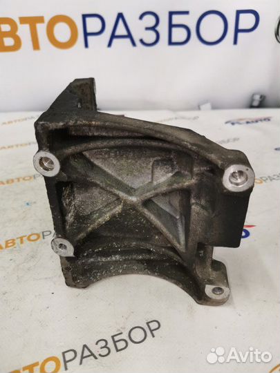 Кронштейн компрессора кондиционера Ford Focus 2 DA