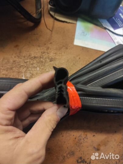 Уплотнительная резинка крышки багажника ваз 2112