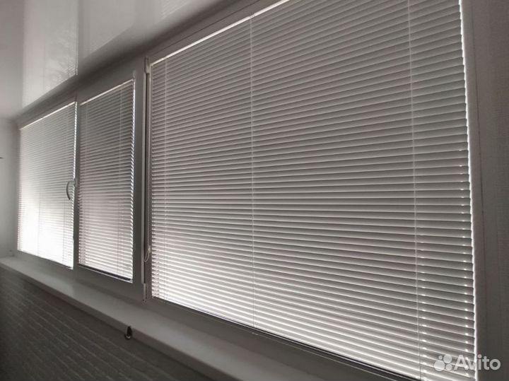 Жалюзи рулонные с направляющими