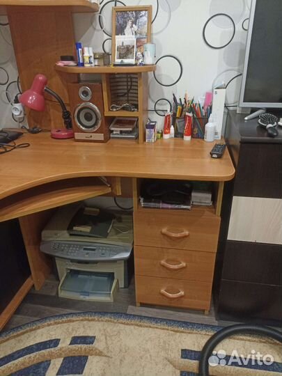 Компьютерный стол