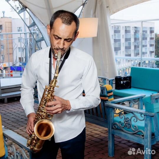 Музыкант, саксофон на праздник-живая музыка