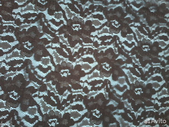 Отрез кружевного полотна