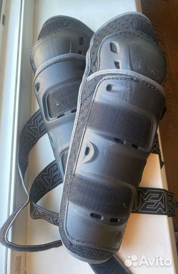 Наколенники Moteq