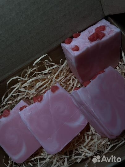 Мыло ручной работы с ароматом лесных ягод