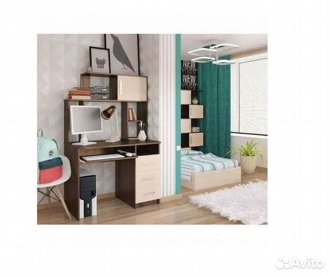 Компьютерный стол с надстройкой