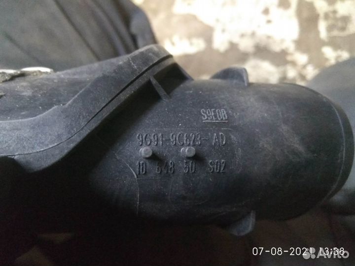 Патрубок моторного отсека Форд Мондео 2012 год