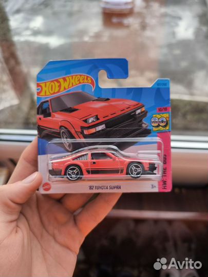 Hot wheels машинка 82 supra