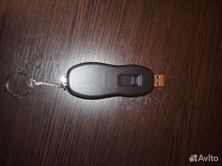 Флешка usb 32гб в форме ключа porsche