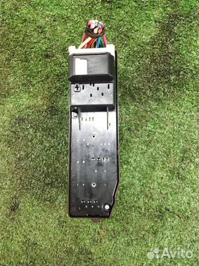 Блок управления стеклоподъемниками Toyota Sienna 2