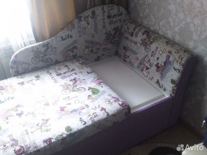 Диван