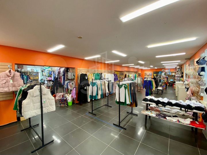 Продам торговое помещение, 226.5 м²