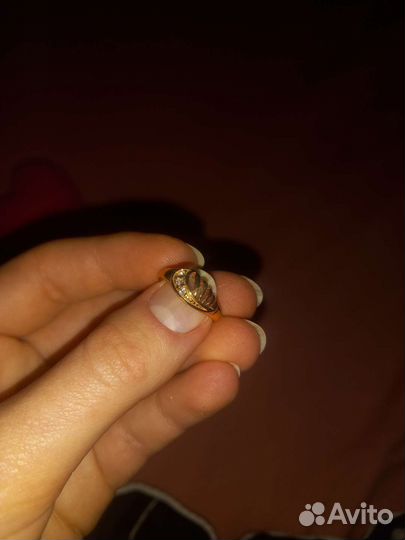 Золотое кольцо новое фианиты