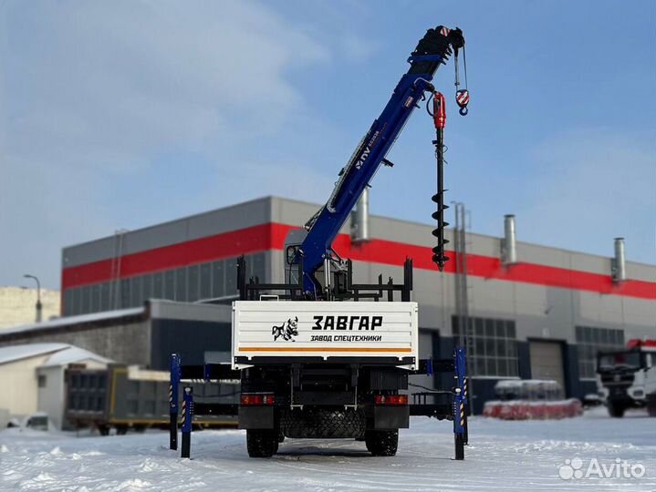 Бортовой грузовик Урал NEXT 4320-6951-72 с КМУ DongYang, 2024