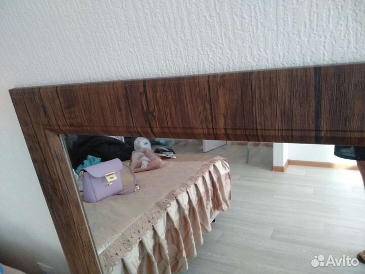 Зеркало в рамке