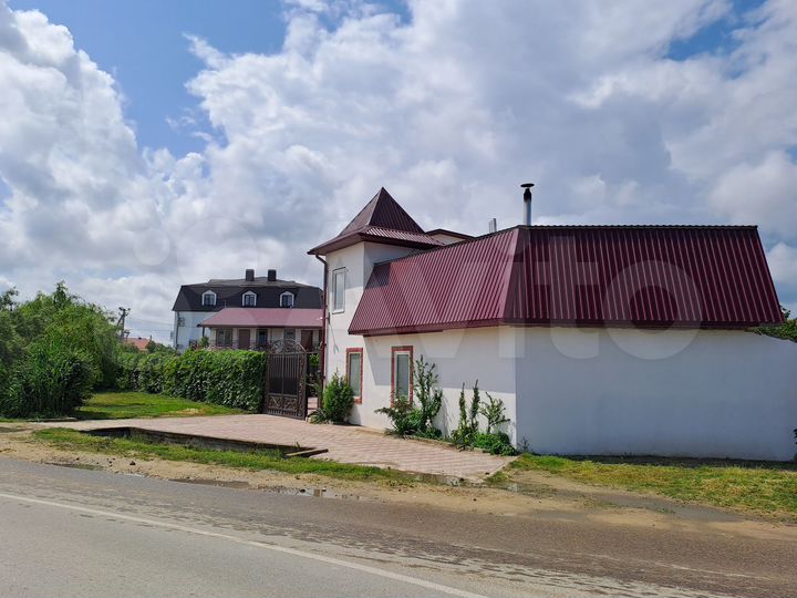 Дом 845,2 м² на участке 15 сот.