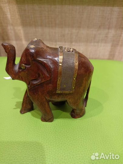 Деревянные статуэтки и фигурки слон