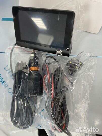 Видеорегистратор для автомобиля с 3 камерами