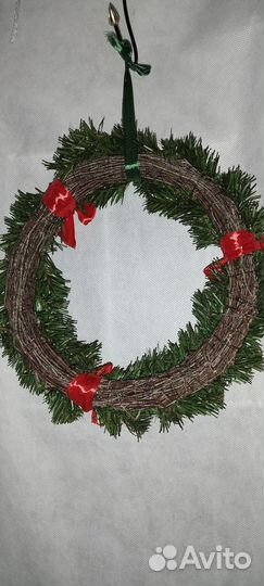 Новогодний венок/красные бантики
