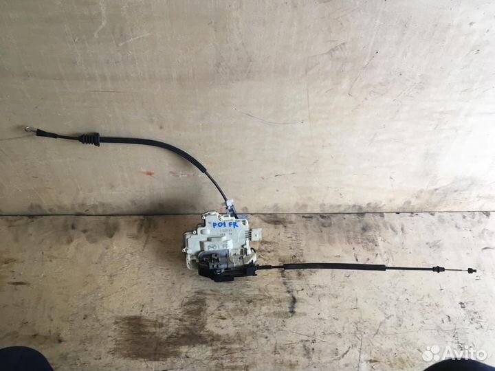 Замок двери передней правой Volkswagen Passat b6