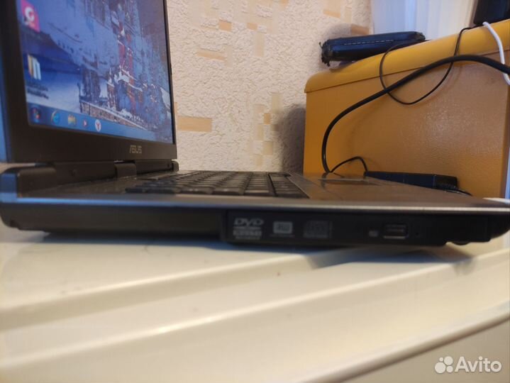 Ноутбук для работы и учёбы Asus X51RL