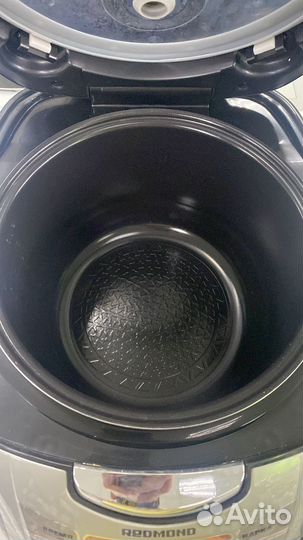 Мультиварка Redmond RMC-M70