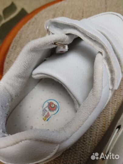 Кроссовки женские 37 размер