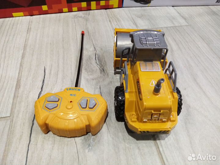 Экскаватор / каток на радиоуправлении