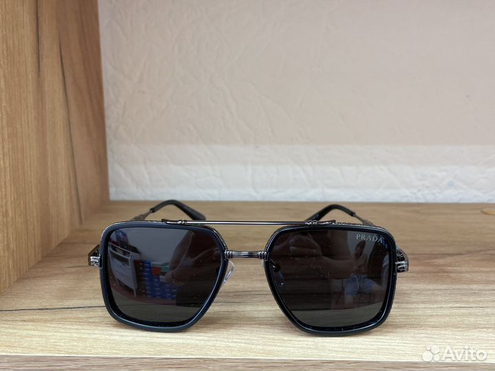 Солнцезащитные очки мужские Prada